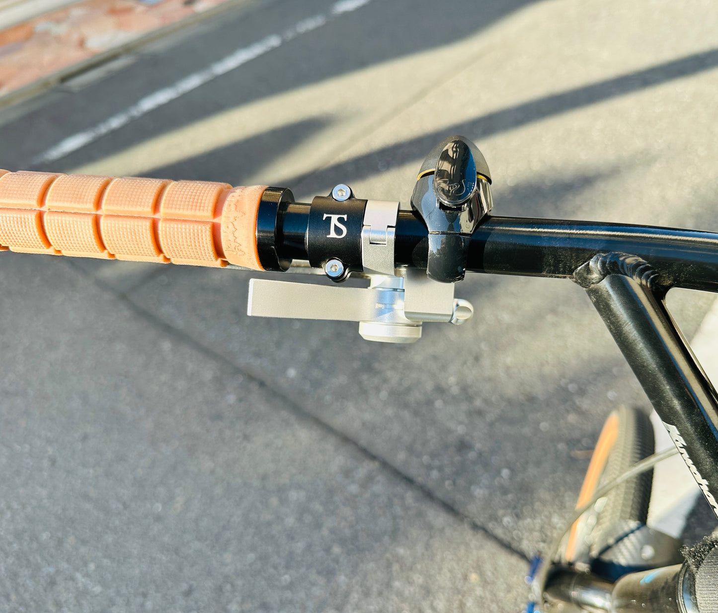 THUMBSTER BLACK or SILVER  2 units