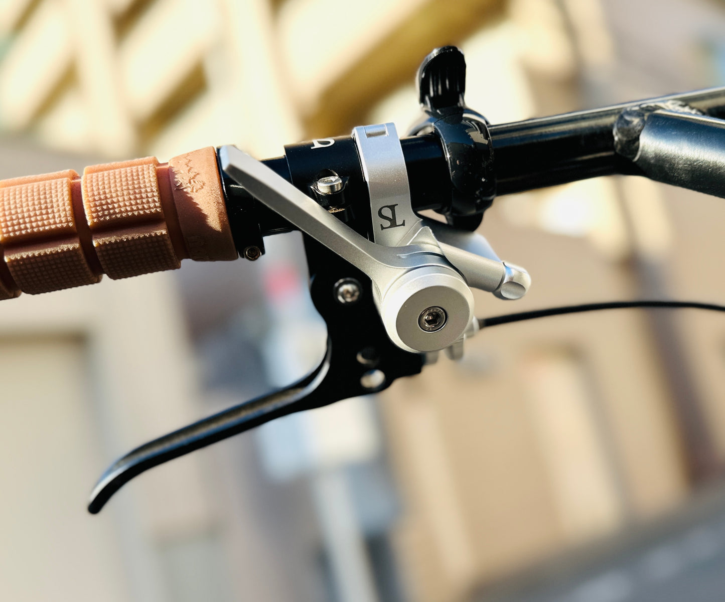 THUMBSTER BLACK or SILVER  2 units