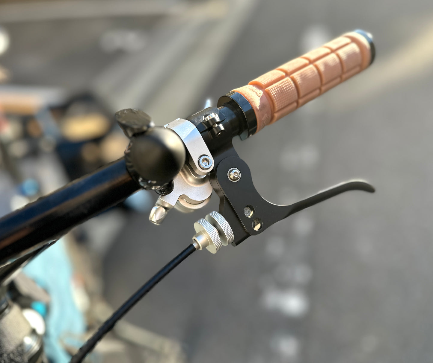 THUMBSTER BLACK or SILVER  2 units