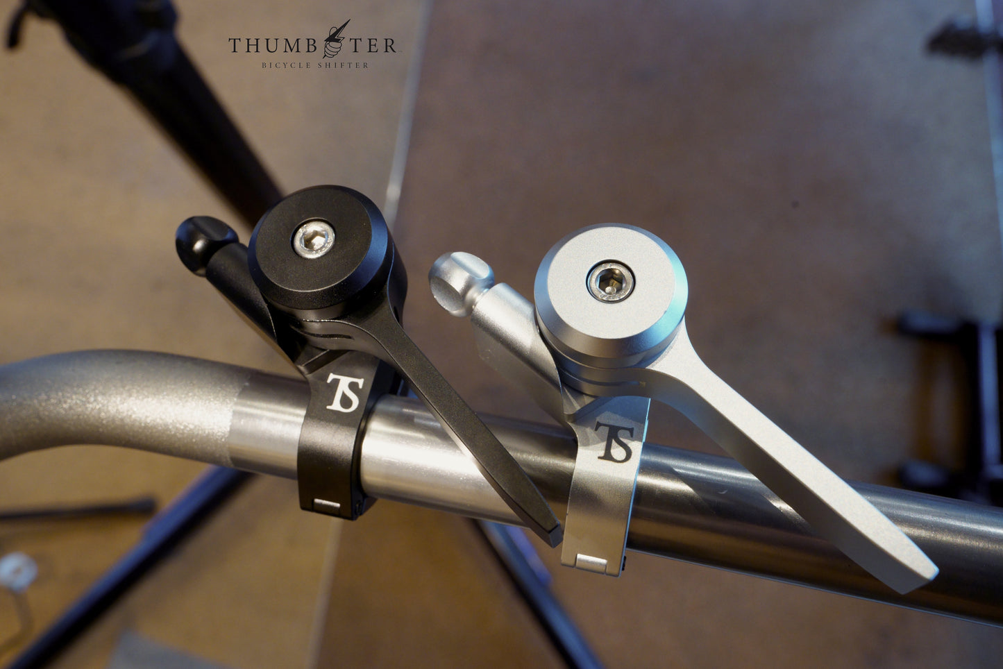 THUMBSTER BLACK or SILVER  2 units